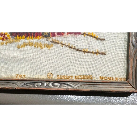 1978 Sunset Designs Autumn Barn 5x7 Crewel Embroidery Finished Framed - Picture 3 of 7
